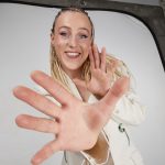 La chanteuse costarmoricaine Romi publie son 1er single